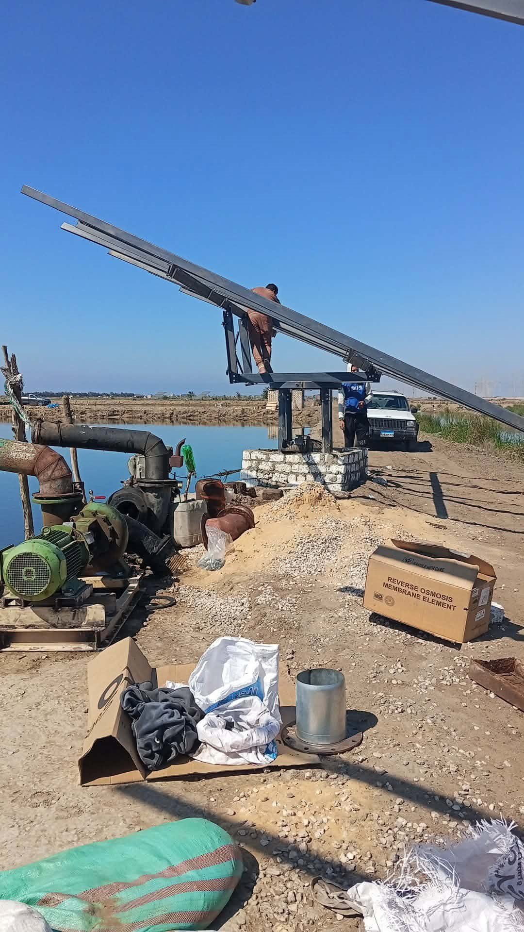 محطة رفع مياه بالطاقة الشمسية على الترعة
